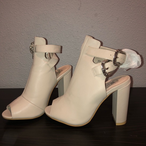 Heels - Picture 2 of 2